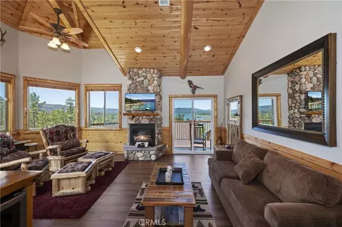 Living - 440 Windsong, Big Bear Lake, CA 92315 photo 4 of 5