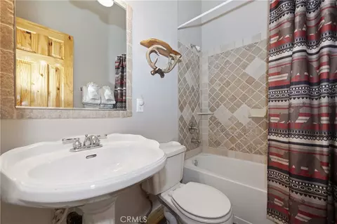 Bath - 440 Windsong, Big Bear Lake, CA 92315 photo 2 of 4