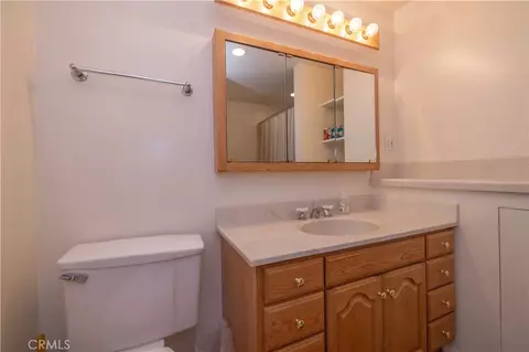 Bath - 31531 Ocean View Dr, Running Springs, CA 92382 photo 2 of 4