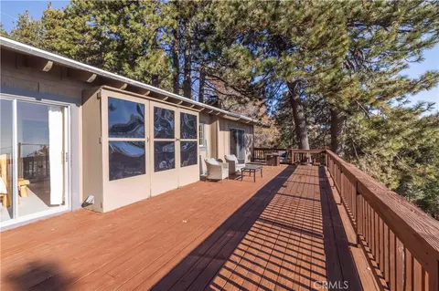 Exterior - 31531 Ocean View Dr, Running Springs, CA 92382 photo 2 of 7
