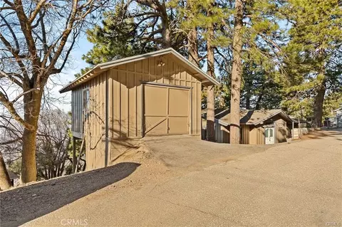 Exterior - 31531 Ocean View Dr, Running Springs, CA 92382 photo 4 of 7