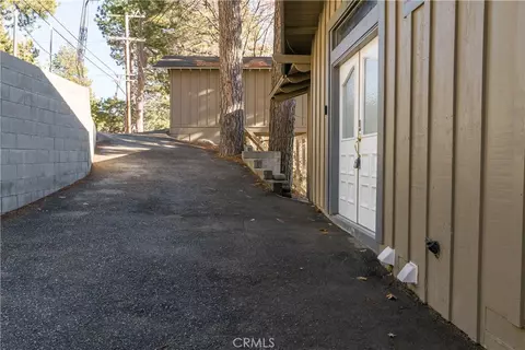 Exterior - 31531 Ocean View Dr, Running Springs, CA 92382 photo 7 of 7