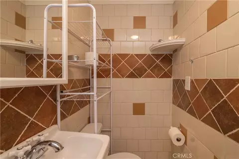 Bath - 31531 Ocean View Dr, Running Springs, CA 92382 photo 4 of 4