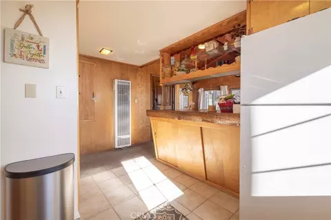 Kitchen - 31531 Ocean View Dr, Running Springs, CA 92382 photo 2 of 5