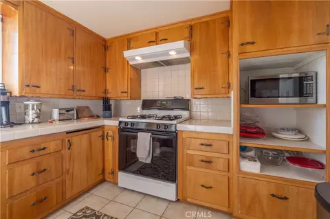 Kitchen - 31531 Ocean View Dr, Running Springs, CA 92382 photo 3 of 5