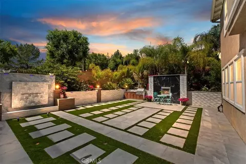 8851 Soothing Ct, Corona, CA 92883