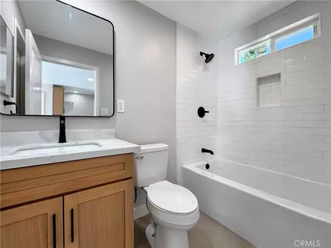 Bath - 4187 Dwight Ave, Riverside, CA 92507 photo 4 of 4