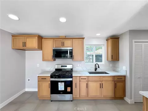Kitchen - 4187 Dwight Ave, Riverside, CA 92507 photo 4 of 5