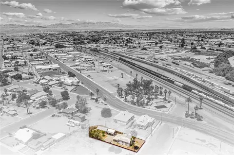 View/Area - 412 Palm, Needles, CA 92363 photo 1 of 13