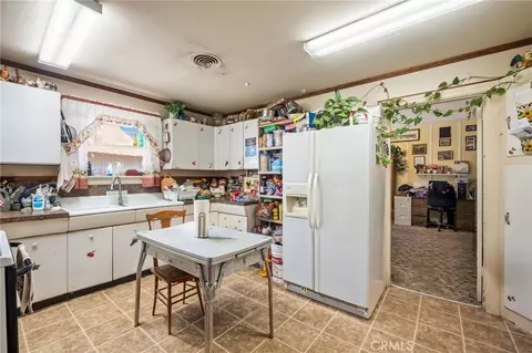 Kitchen - 412 Palm, Needles, CA 92363 photo 2 of 3