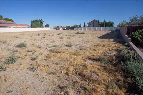 14744 Aberdeen Ln, Helendale, CA 92342