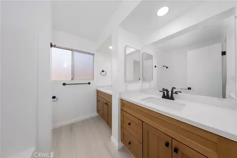 Bath - 13707 4th, Yucaipa, CA 92399 photo 1 of 1