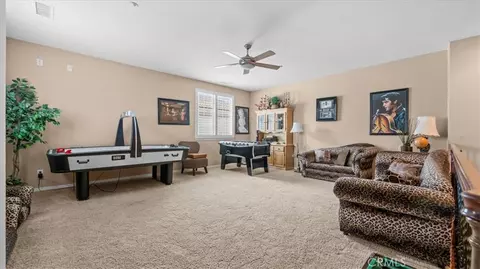 Entry Way - 5422 Osprey Ct, Fontana, CA 92336 photo 4 of 6