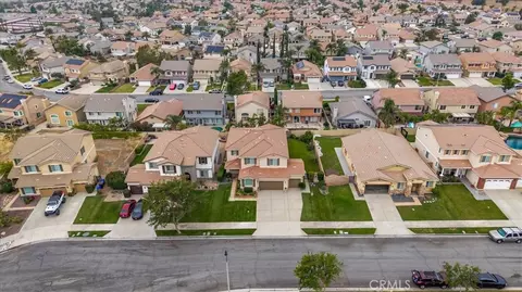 View/Area - 5422 Osprey Ct, Fontana, CA 92336 photo 2 of 11