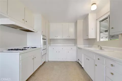 Kitchen - 35005 San Carlos, Yucaipa, CA 92399 photo 2 of 3