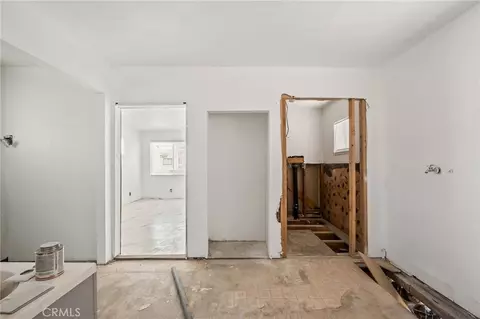 Entry Way - 441 F, Needles, CA 92363 photo 4 of 9