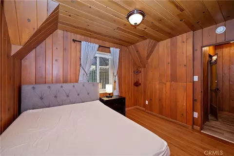 Bedroom - 311 Hemlock, Lake Arrowhead, CA 92352 photo 2 of 4