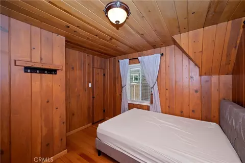Bedroom - 311 Hemlock, Lake Arrowhead, CA 92352 photo 1 of 4