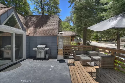 Exterior - 311 Hemlock, Lake Arrowhead, CA 92352 photo 3 of 9