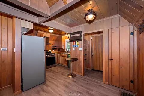 Kitchen - 311 Hemlock, Lake Arrowhead, CA 92352 photo 5 of 5