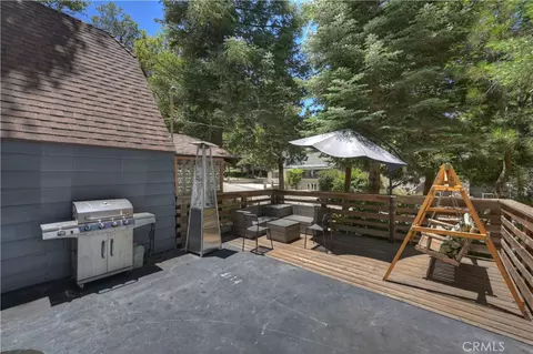 Exterior - 311 Hemlock, Lake Arrowhead, CA 92352 photo 4 of 9