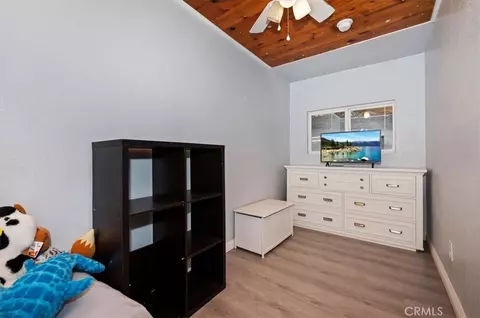 Bedroom - 23869 Wildwood, Crestline, CA 92325 photo 4 of 9