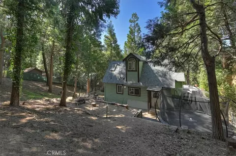 Exterior - 23869 Wildwood, Crestline, CA 92325 photo 10 of 14