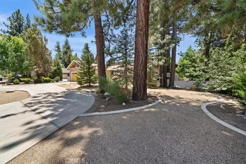 Exterior - 41775 Garstin, Big Bear Lake, CA 92315 photo 4 of 17