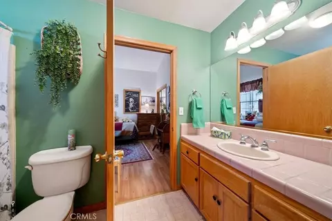 Bath - 41775 Garstin, Big Bear Lake, CA 92315 photo 3 of 5
