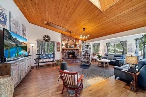 Living - 41775 Garstin, Big Bear Lake, CA 92315 photo 2 of 3