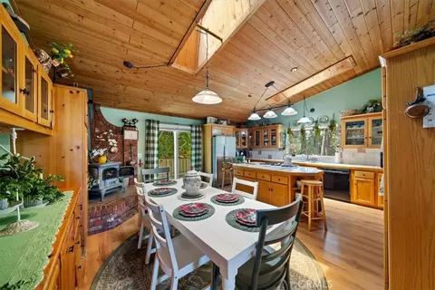 Dining - 41775 Garstin, Big Bear Lake, CA 92315 photo 1 of 4