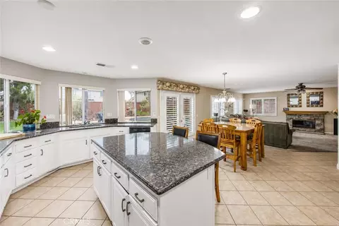Kitchen - 4015 Belfry Cir, Corona, CA 92883 photo 4 of 5