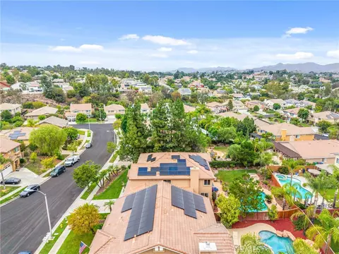 View/Area - 4015 Belfry Cir, Corona, CA 92883 photo 5 of 14