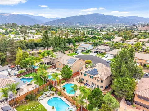 View/Area - 4015 Belfry Cir, Corona, CA 92883 photo 8 of 14