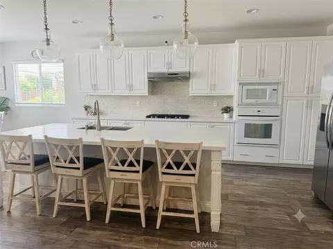 Kitchen - 366 Caldera, Perris, CA 92570 photo 2 of 4