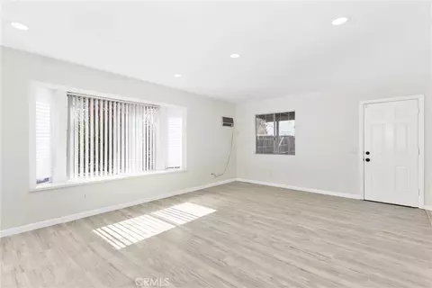 Living - 15944 Wintun Rd, Apple Valley, CA 92307 photo 8 of 10