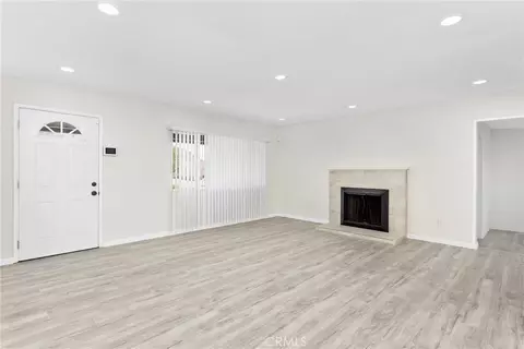 Living - 15944 Wintun Rd, Apple Valley, CA 92307 photo 3 of 10
