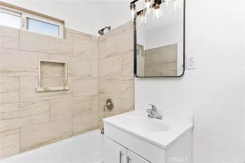 Bath - 15944 Wintun Rd, Apple Valley, CA 92307 photo 1 of 7