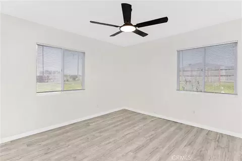 Bedroom - 15944 Wintun Rd, Apple Valley, CA 92307 photo 4 of 6