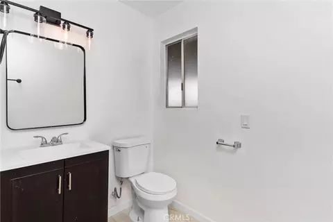 Bath - 15944 Wintun Rd, Apple Valley, CA 92307 photo 5 of 7