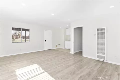 Living - 15944 Wintun Rd, Apple Valley, CA 92307 photo 9 of 10