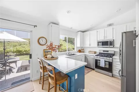 Kitchen - 33542 Pecan, Yucaipa, CA 92399 photo 1 of 4