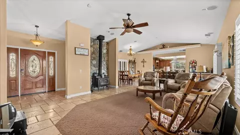 Entry Way - 10271 Clover, Hesperia, CA 92344 photo 2 of 5