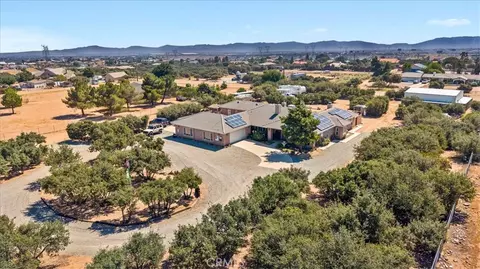 View/Area - 10271 Clover, Hesperia, CA 92344 photo 4 of 12