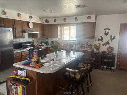 Kitchen - 3255 Sunset, Joshua Tree, CA 92252 photo 2 of 2