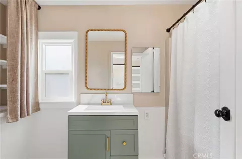 Bath - 3756 Locust, Riverside, CA 92501 photo 2 of 2