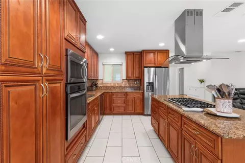 Kitchen - 35519 Teja Ct, Yucaipa, CA 92399 photo 3 of 4