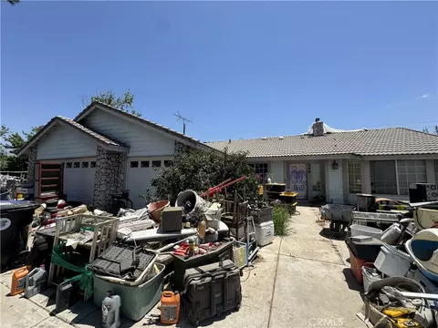 549 Reservoir Rd, Mentone, CA 92359