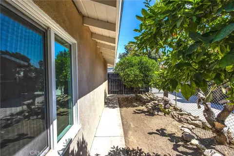 Exterior - 634 E Pioneer, Redlands, CA 92374 photo 4 of 7