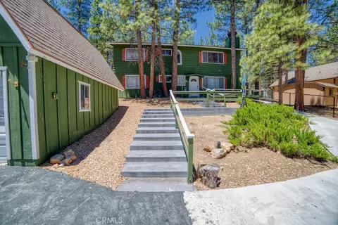 489 Hillen Dl, Big Bear City, CA 92314